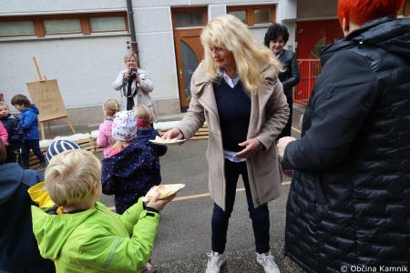 V Vrtcu Antona Medveda Kamnik že začeli odštevati do Tradicionalnega slovenskega zajtrka (16)